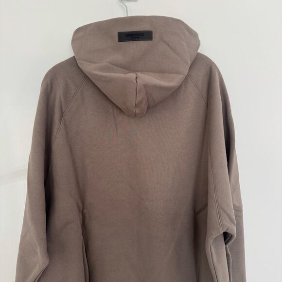 Fear of God ESSENTIALS Hoodie in Desert Taupe - Picture 6 of 9